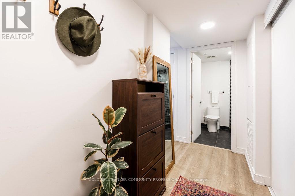 727 - 1 Jarvis Street, Hamilton, ON - Indoor Photo Showing Other Room