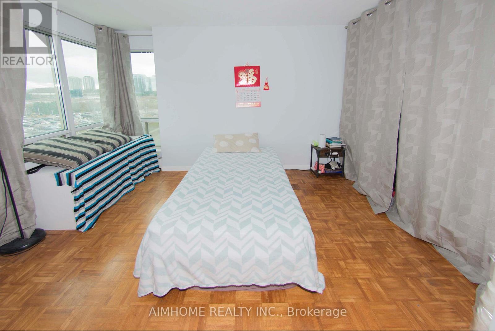 610 - 1 Lee Centre Drive, Toronto, ON - Indoor Photo Showing Bedroom