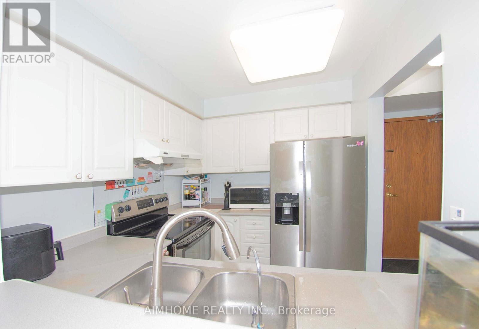 610 - 1 Lee Centre Drive, Toronto, ON - Indoor