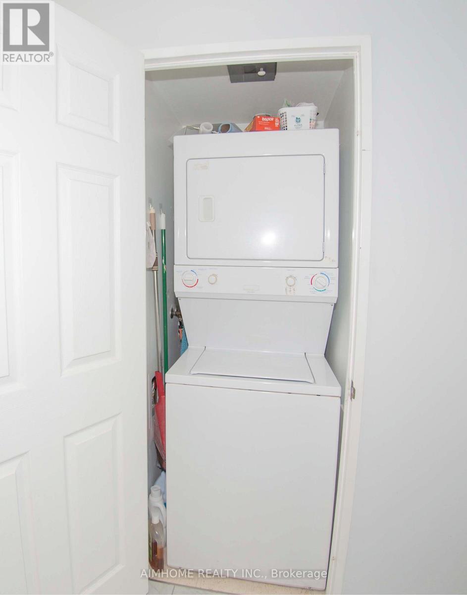610 - 1 Lee Centre Drive, Toronto, ON - Indoor Photo Showing Laundry Room