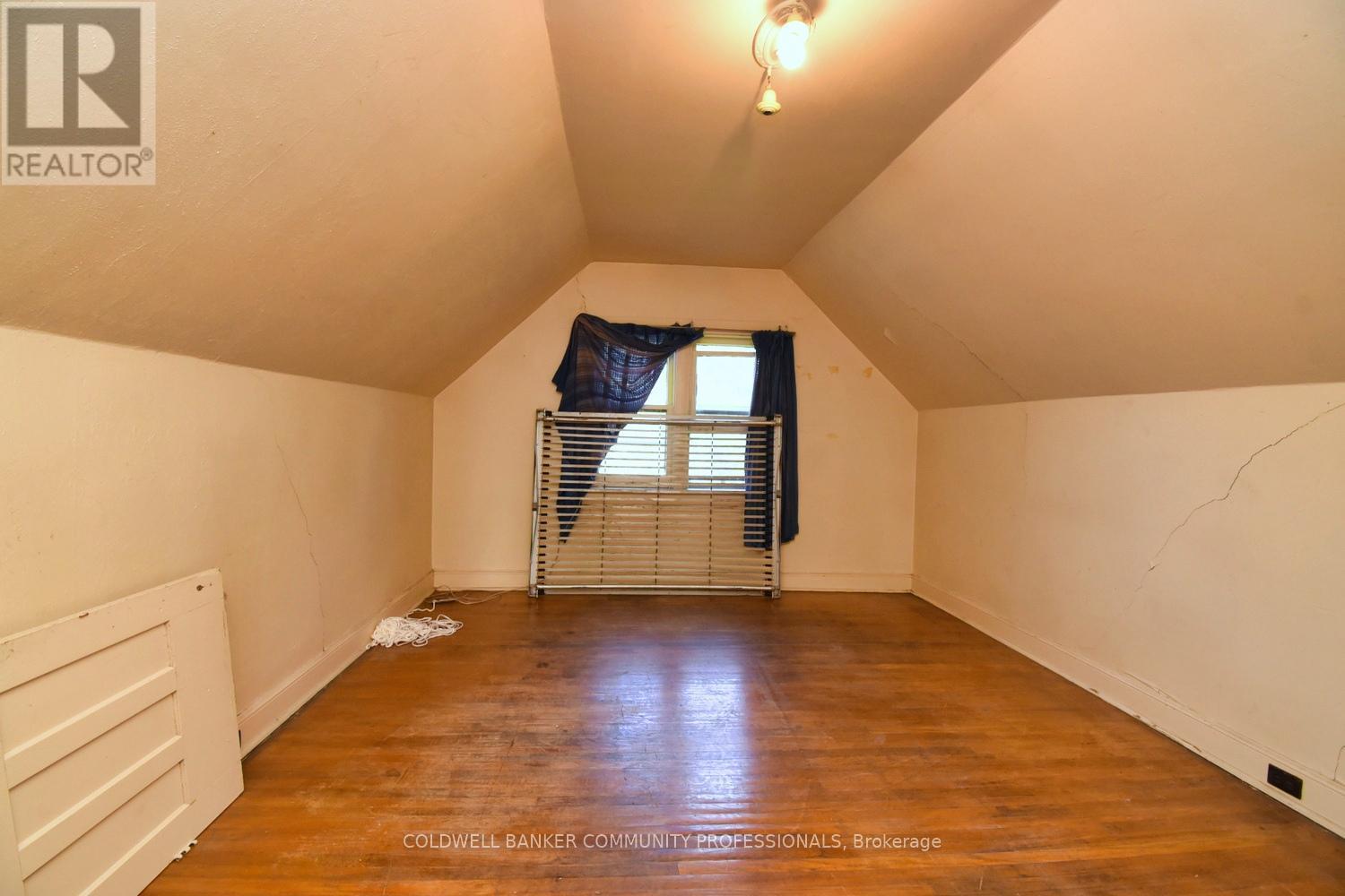14 Spruceside Avenue, Hamilton, ON - Indoor Photo Showing Other Room
