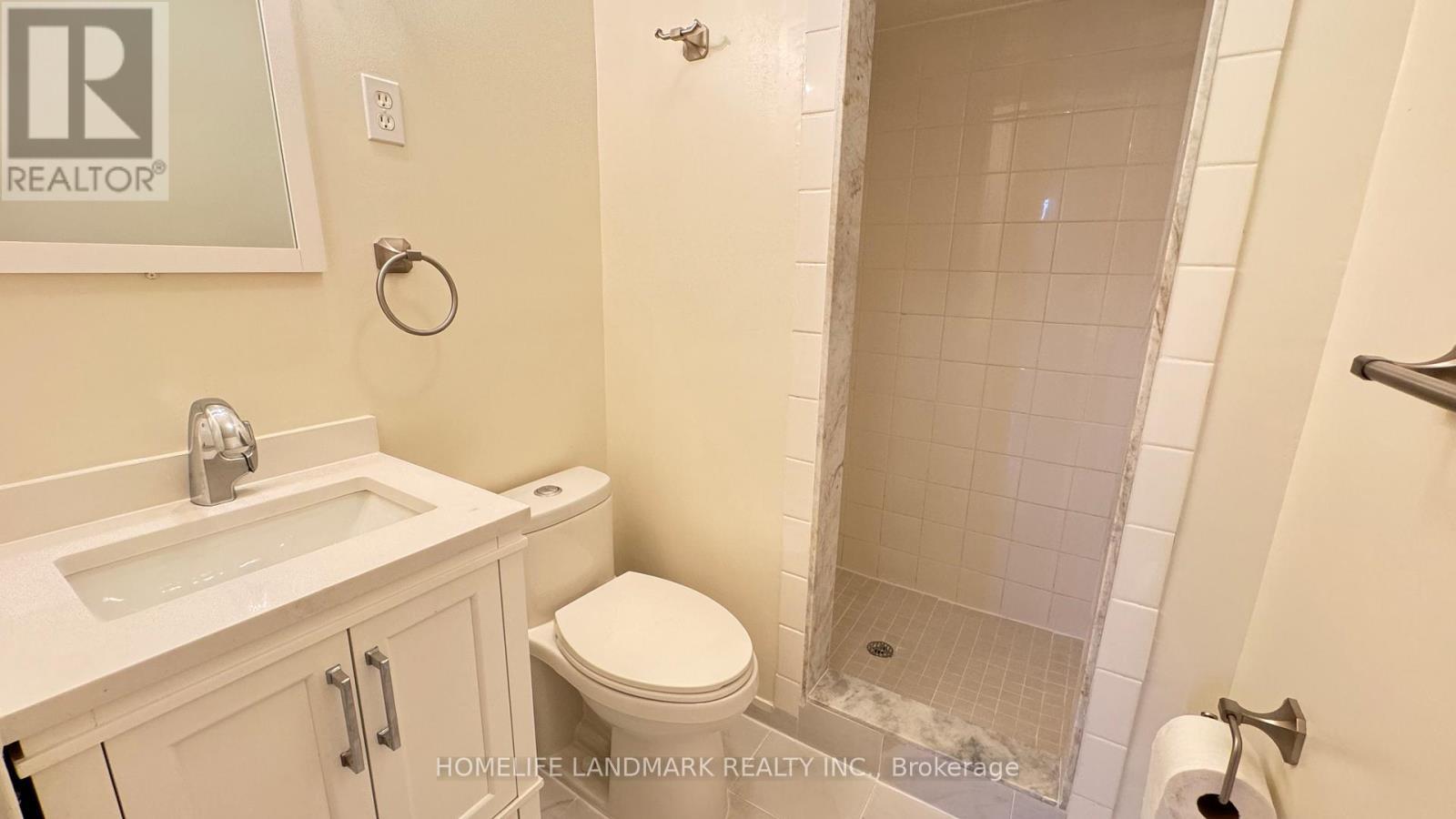 242 Wilmington Avenue, Toronto, ON - Indoor Photo Showing Bathroom