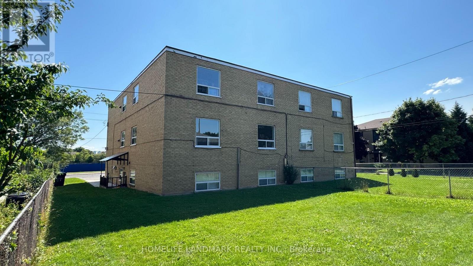 242 Wilmington Avenue, Toronto, ON - Outdoor