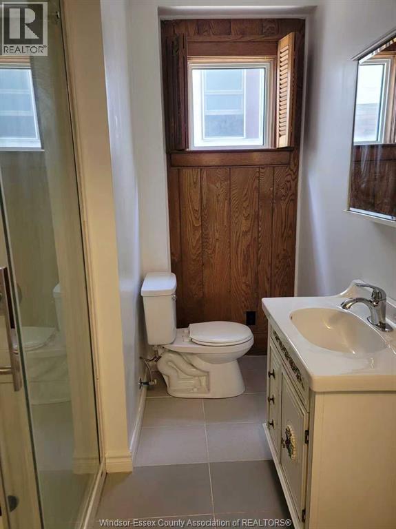 430 Randolph Avenue Unit# Upper, Windsor, ON - Indoor Photo Showing Bathroom