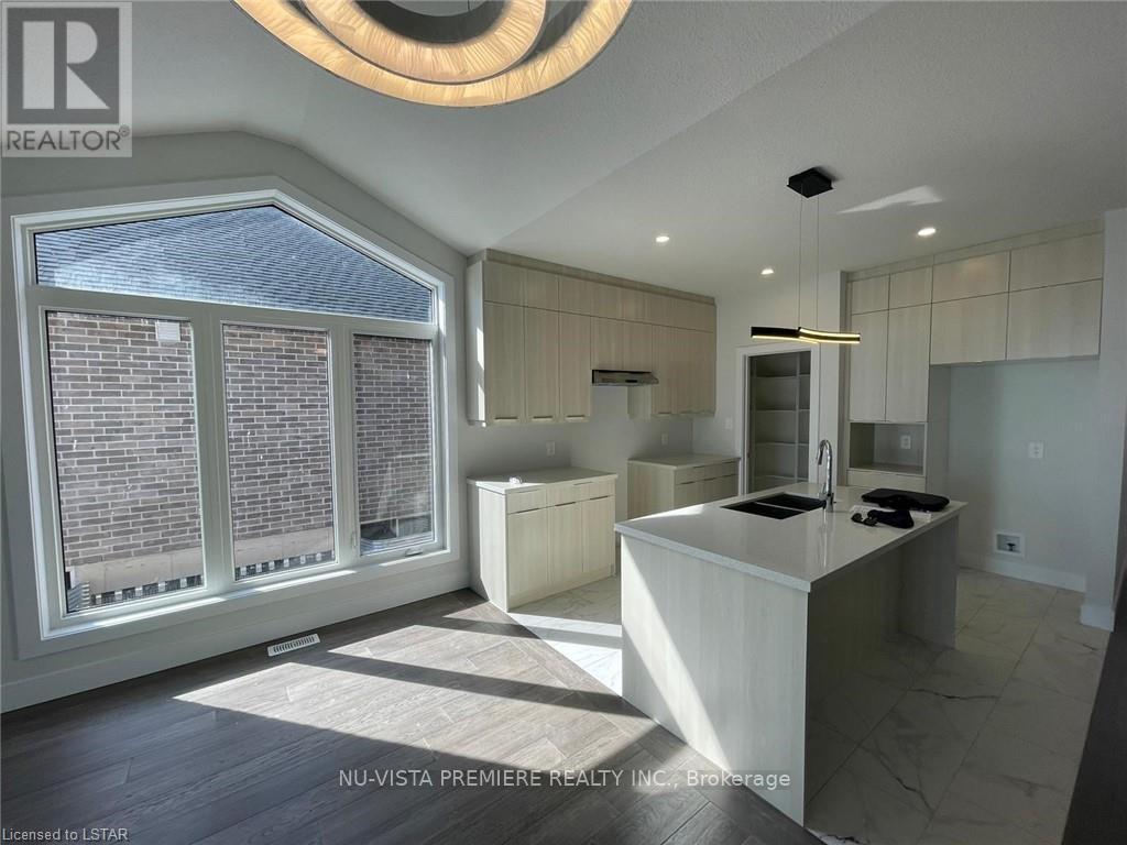 320 Stathis Boulevard, Sarnia, ON - Indoor Photo Showing Kitchen With Double Sink