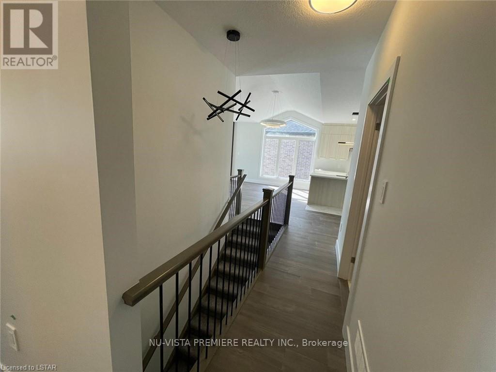 320 Stathis Boulevard, Sarnia, ON - Indoor Photo Showing Other Room