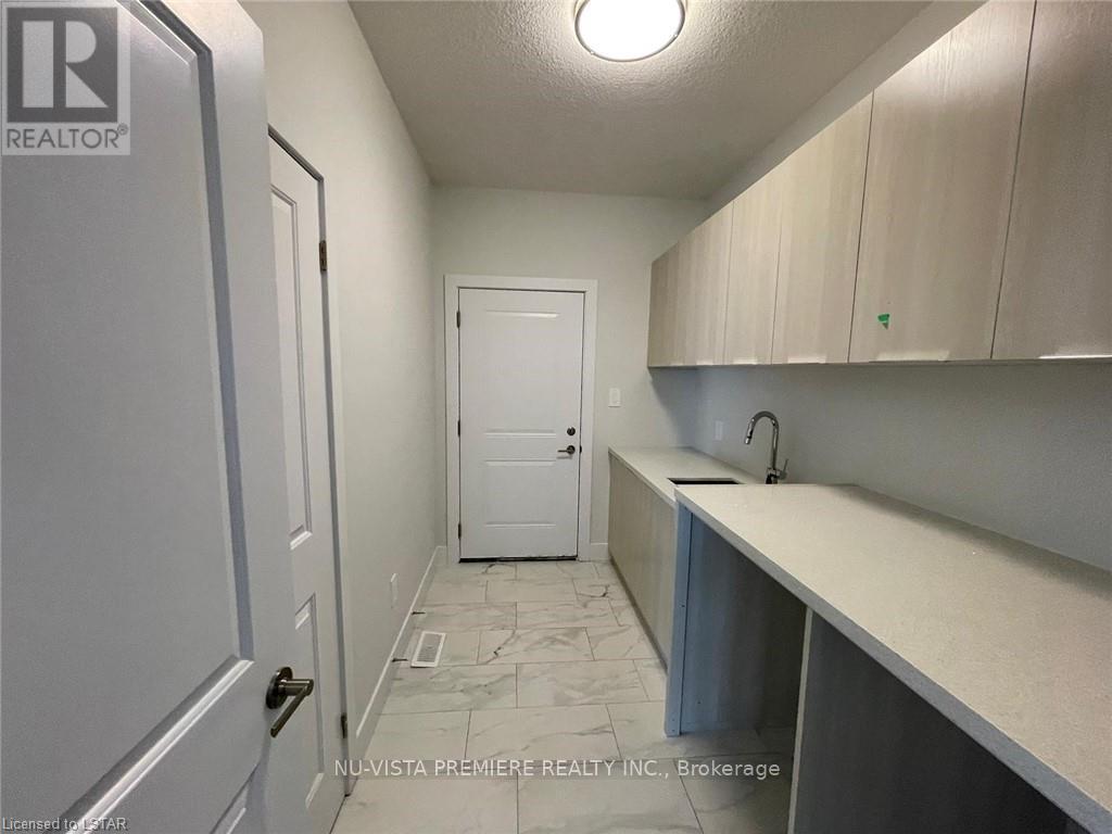 320 Stathis Boulevard, Sarnia, ON - Indoor