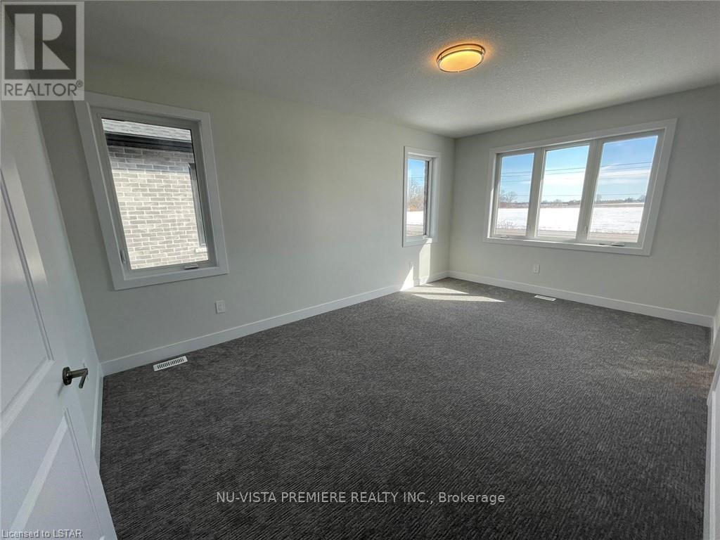 320 Stathis Boulevard, Sarnia, ON - Indoor Photo Showing Other Room