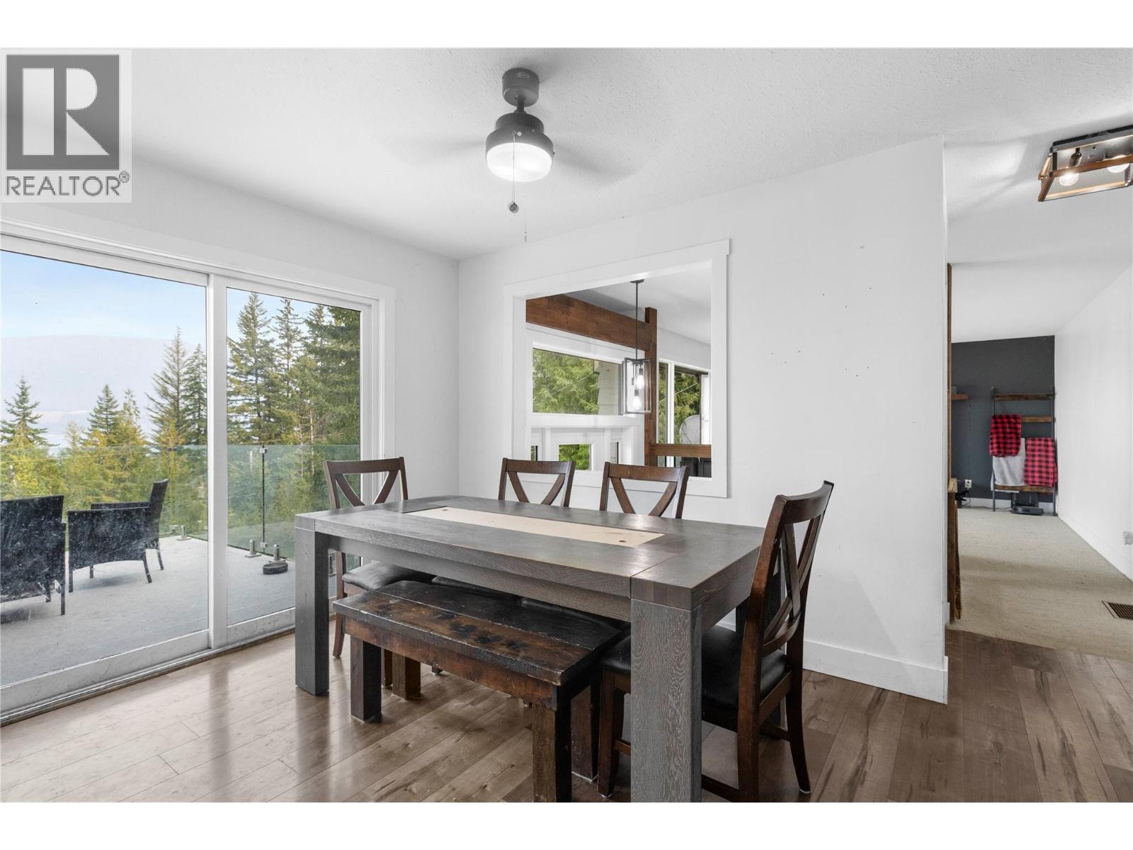 4018 Greaves Road, Eagle Bay, BC - Indoor Photo Showing Dining Room