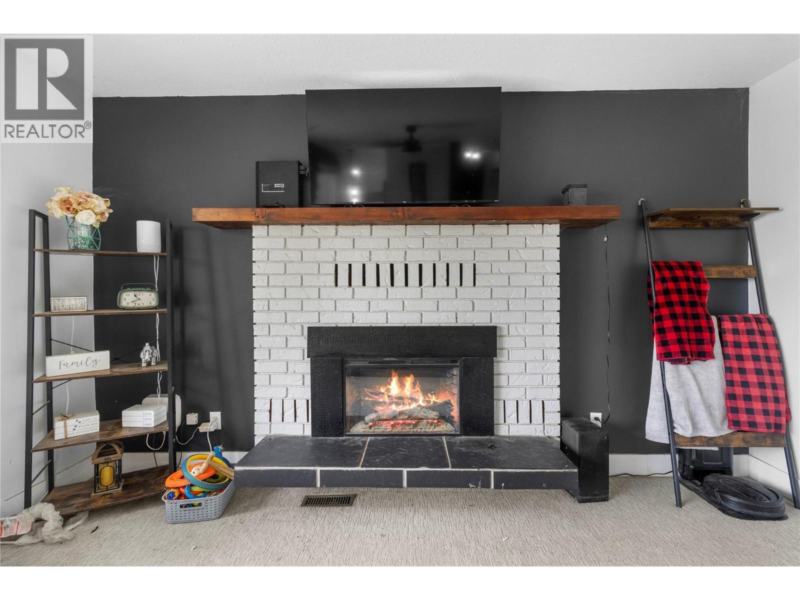 4018 Greaves Road, Eagle Bay, BC - Indoor Photo Showing Living Room With Fireplace