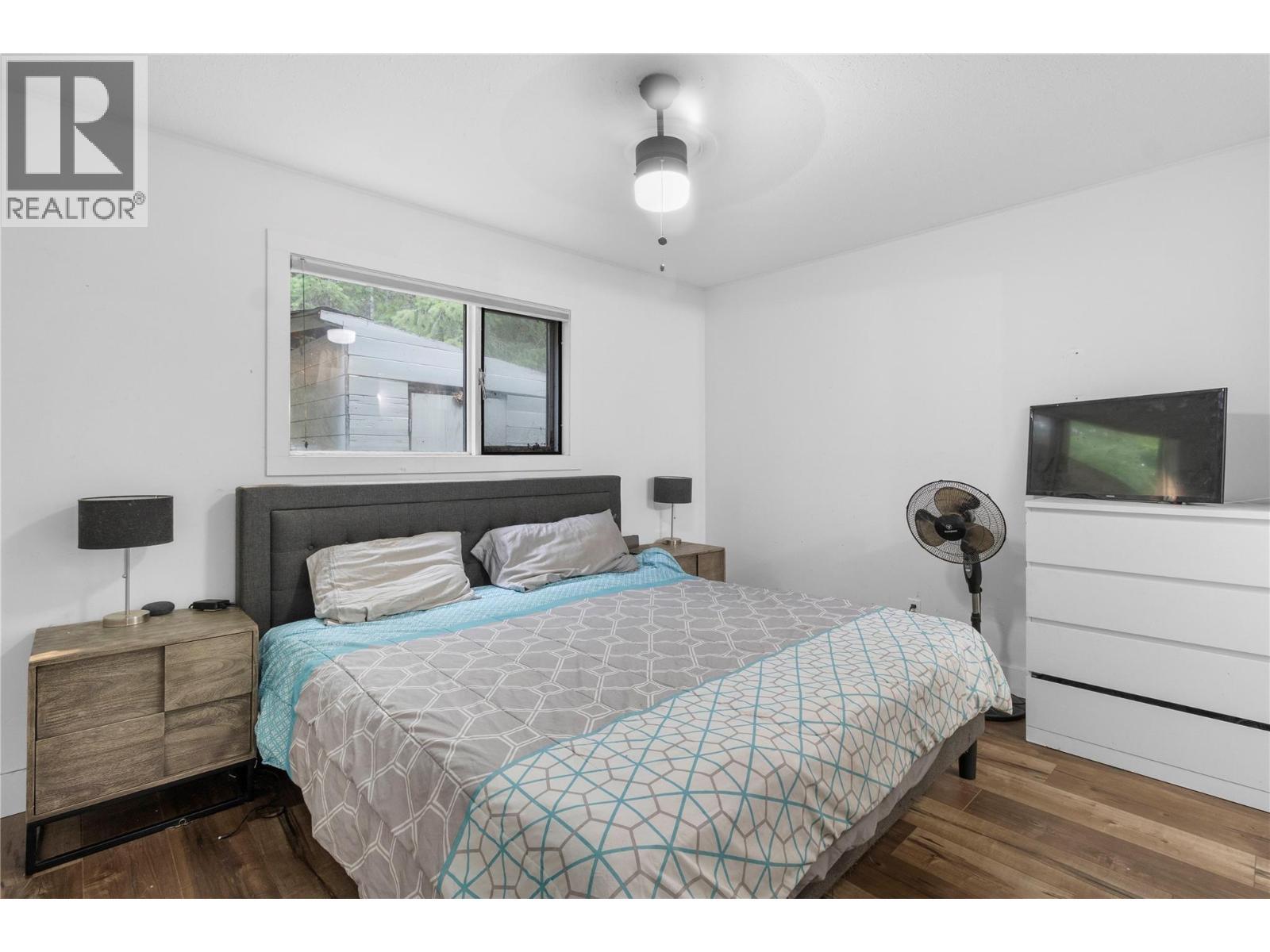 4018 Greaves Road, Eagle Bay, BC - Indoor Photo Showing Bedroom