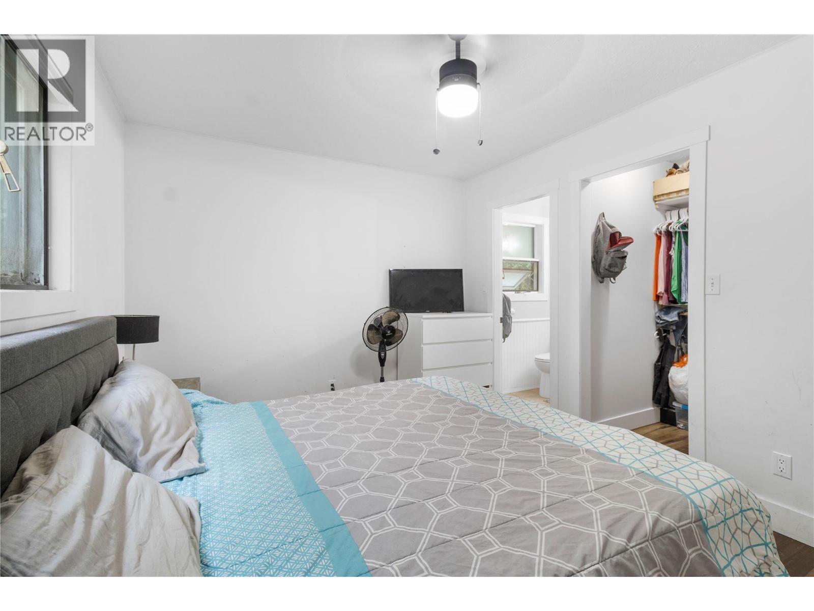 4018 Greaves Road, Eagle Bay, BC - Indoor Photo Showing Bedroom