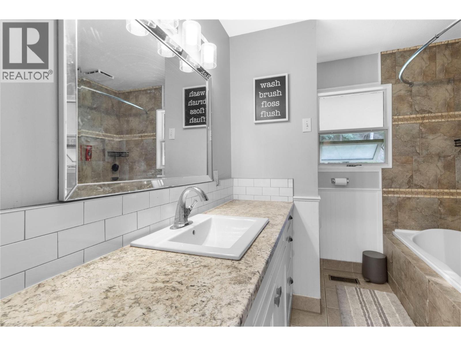 4018 Greaves Road, Eagle Bay, BC - Indoor Photo Showing Bathroom