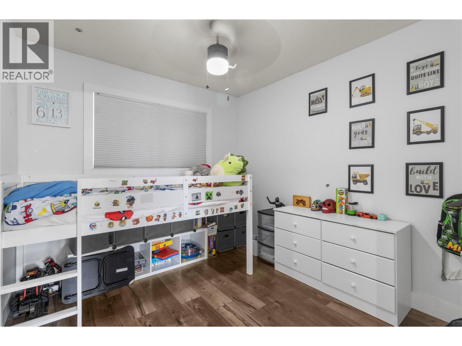 4018 Greaves Road, Eagle Bay, BC - Indoor Photo Showing Bedroom