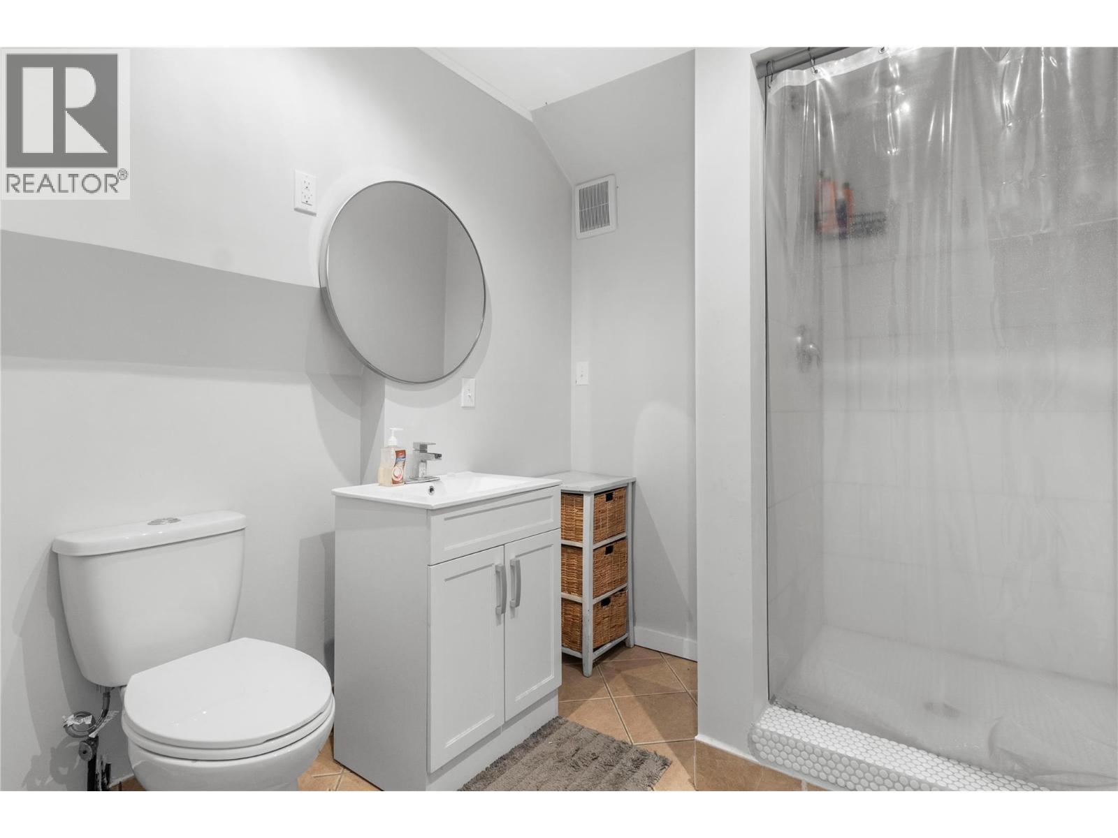 4018 Greaves Road, Eagle Bay, BC - Indoor Photo Showing Bathroom