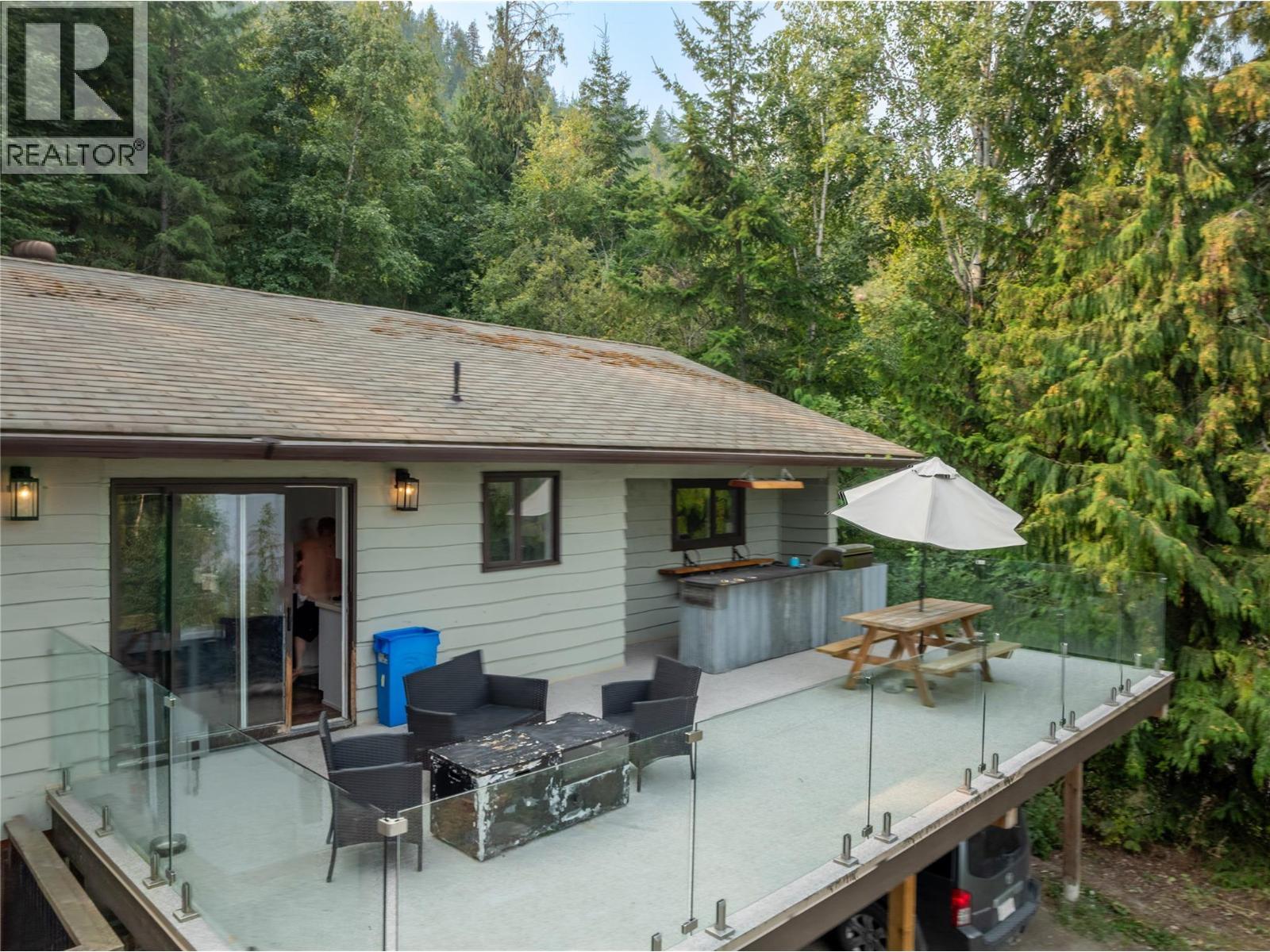 4018 Greaves Road, Eagle Bay, BC - Outdoor With Deck Patio Veranda
