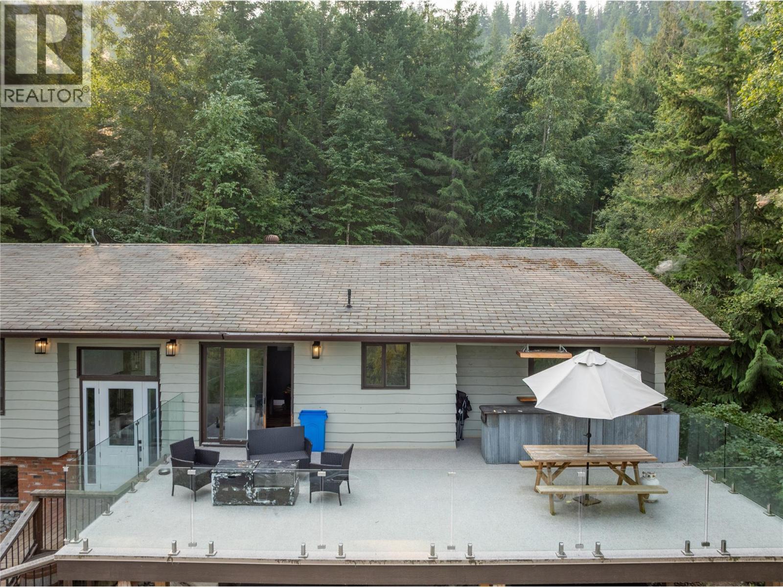 4018 Greaves Road, Eagle Bay, BC - Outdoor With Deck Patio Veranda