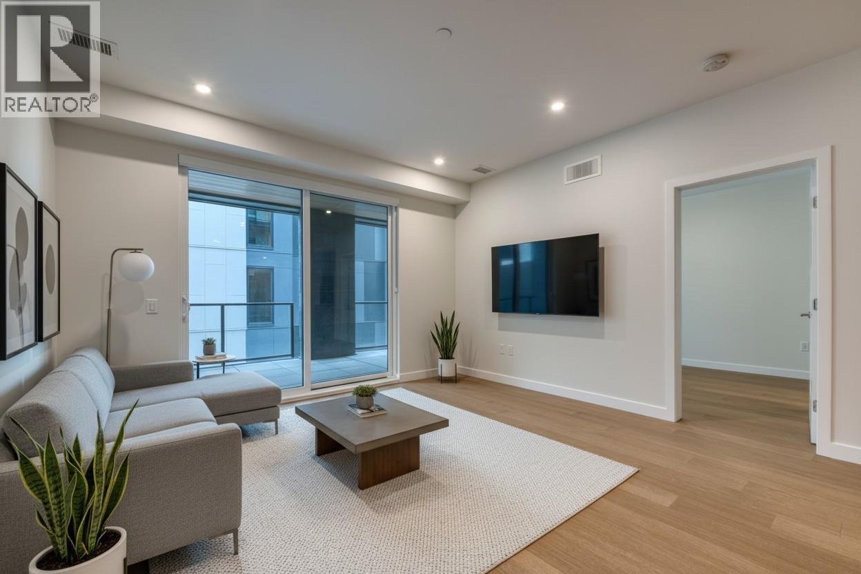 9654 Benchland Drive Unit# 201, Lake Country, BC - Indoor Photo Showing Living Room
