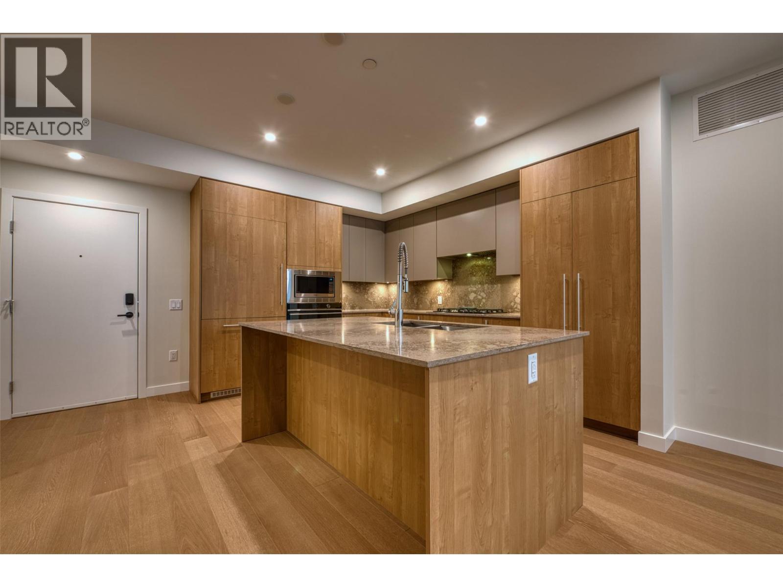9654 Benchland Drive Unit# 201, Lake Country, BC - Indoor Photo Showing Kitchen
