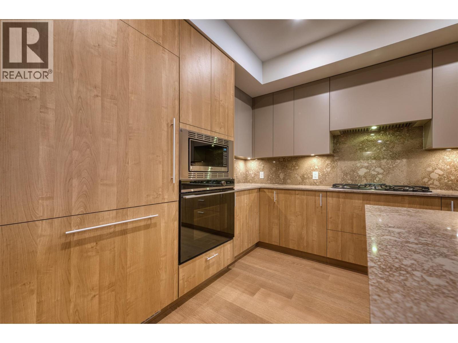 9654 Benchland Drive Unit# 201, Lake Country, BC - Indoor Photo Showing Kitchen