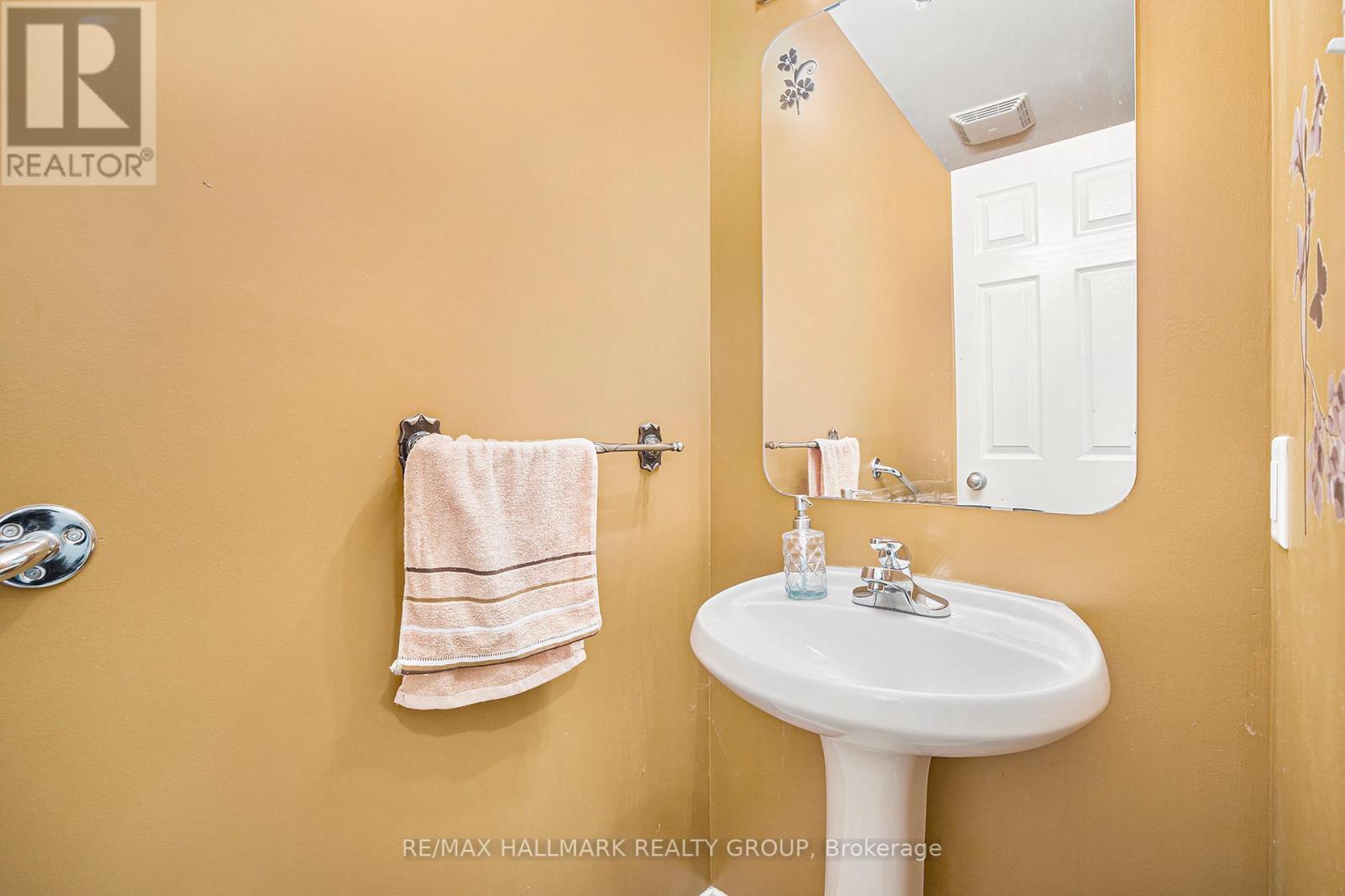 11 Scampton Drive, Ottawa, ON - Indoor Photo Showing Bathroom