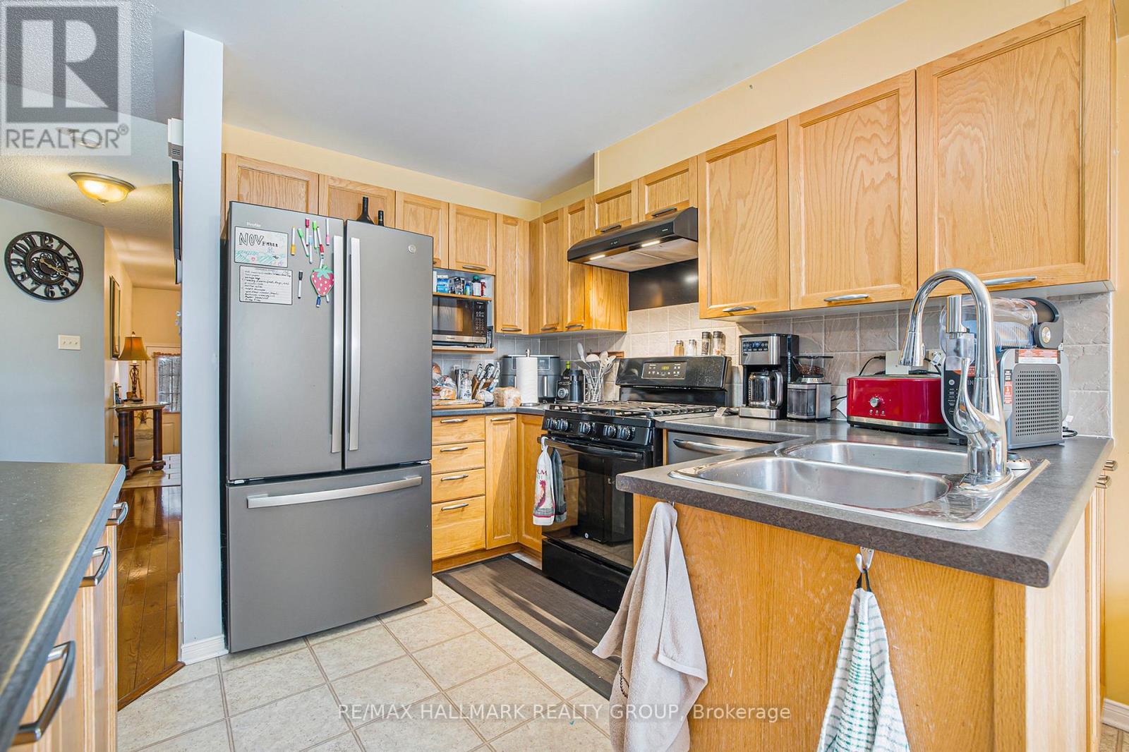 11 Scampton Drive, Ottawa, ON - Indoor Photo Showing Kitchen With Double Sink