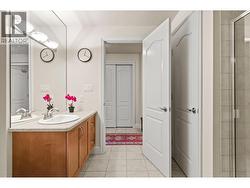 Main 3-piece bath or cheater ensuite -