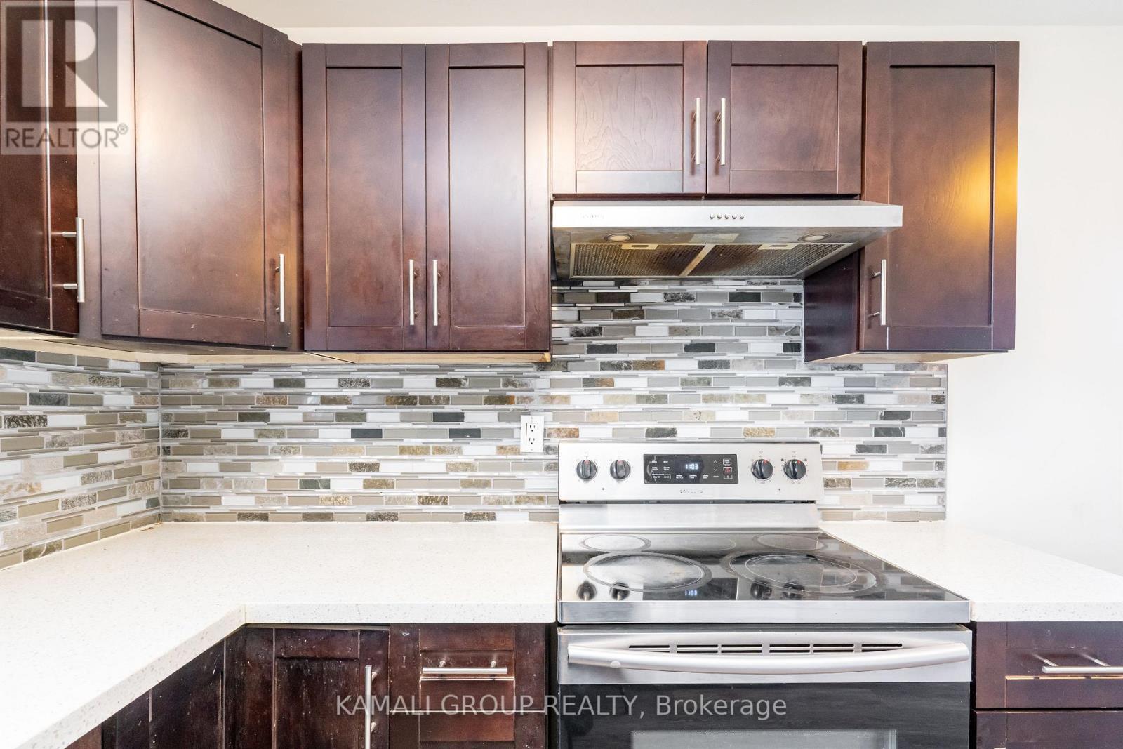 Cabinet/Counter Space - Main - 315 Bunting Road, St. Catharines, ON - Indoor Photo Showing Kitchen