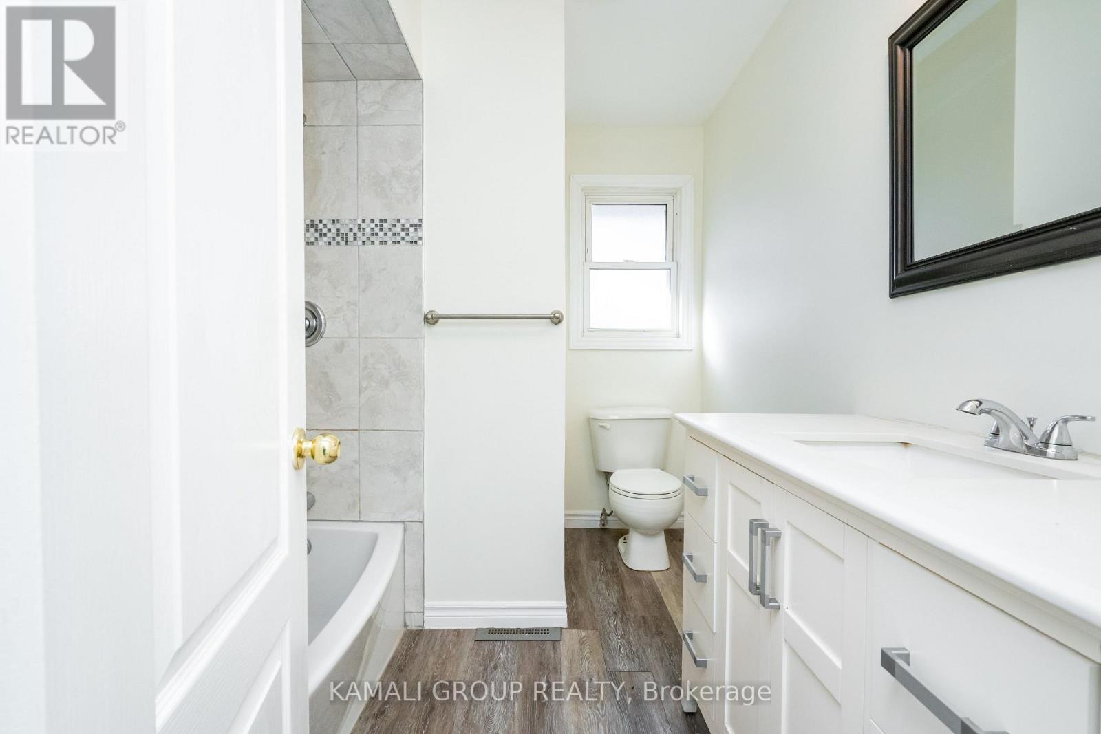 4 Piece Bathroom - Main - 315 Bunting Road, St. Catharines, ON - Indoor Photo Showing Bathroom