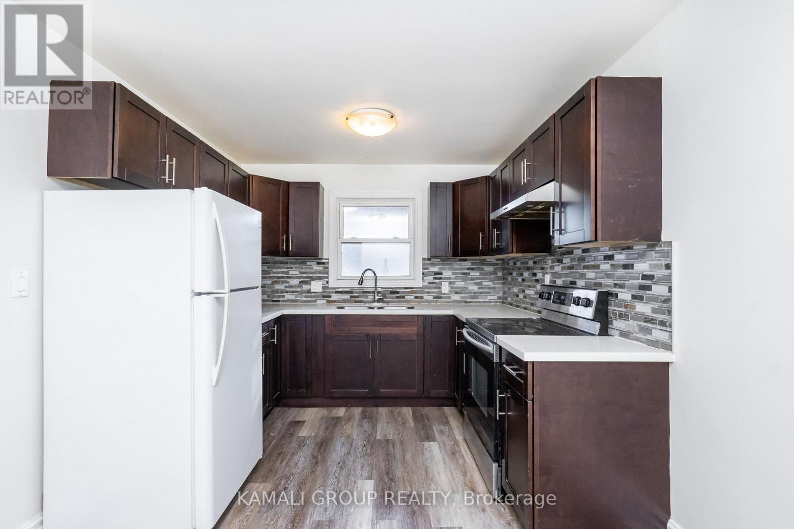 Family-Sized Kitchen - Main - 315 Bunting Road, St. Catharines, ON - Indoor Photo Showing Kitchen