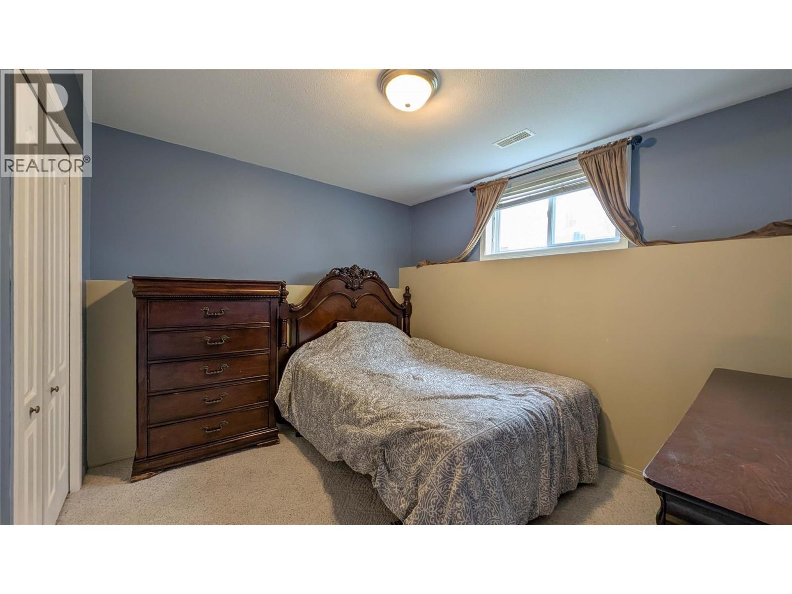 3301 Mt Fisher N Drive, Cranbrook, BC - Indoor Photo Showing Bedroom