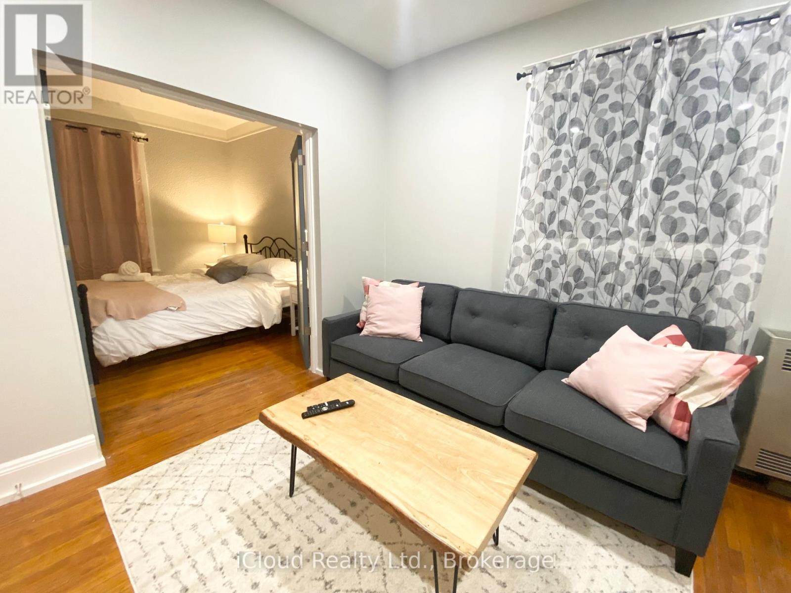 205 Prospect Street S, Hamilton, ON - Indoor