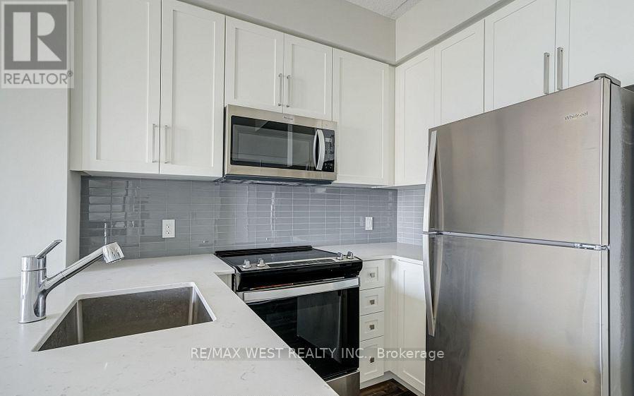 908 - 15 Queen Street S, Hamilton, ON - Indoor Photo Showing Kitchen With Stainless Steel Kitchen With Upgraded Kitchen