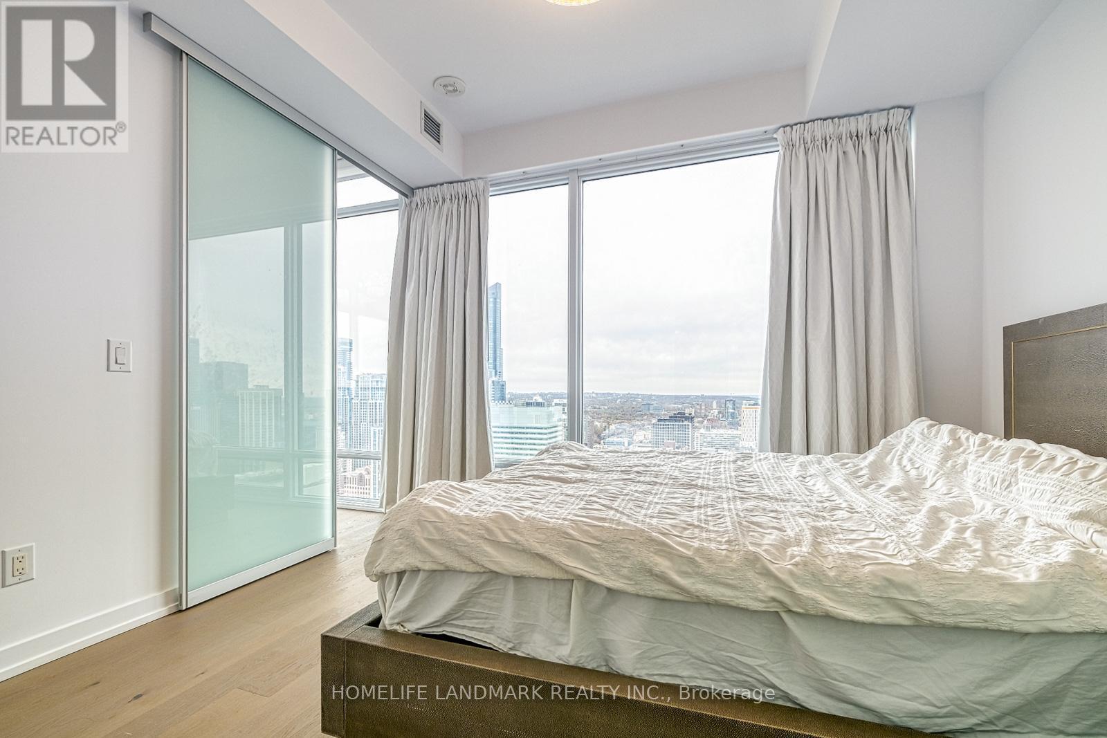3302 - 488 University Avenue, Toronto, ON - Indoor Photo Showing Bedroom