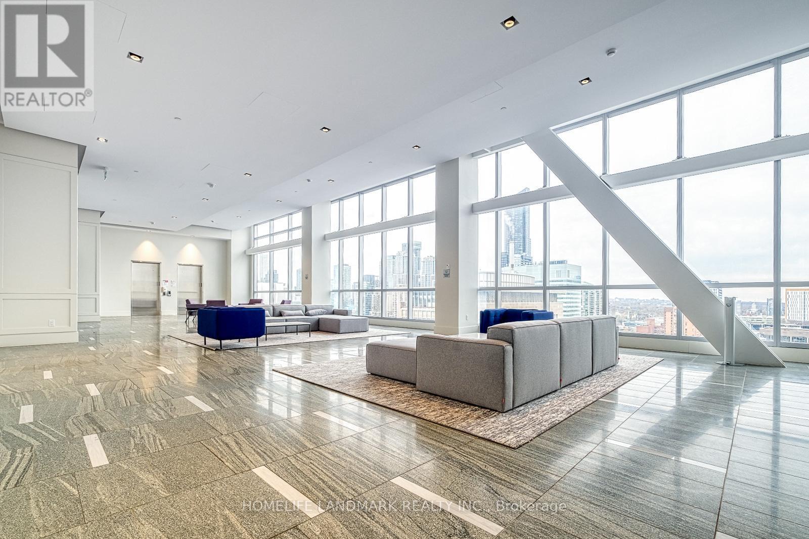 3302 - 488 University Avenue, Toronto, ON - Indoor