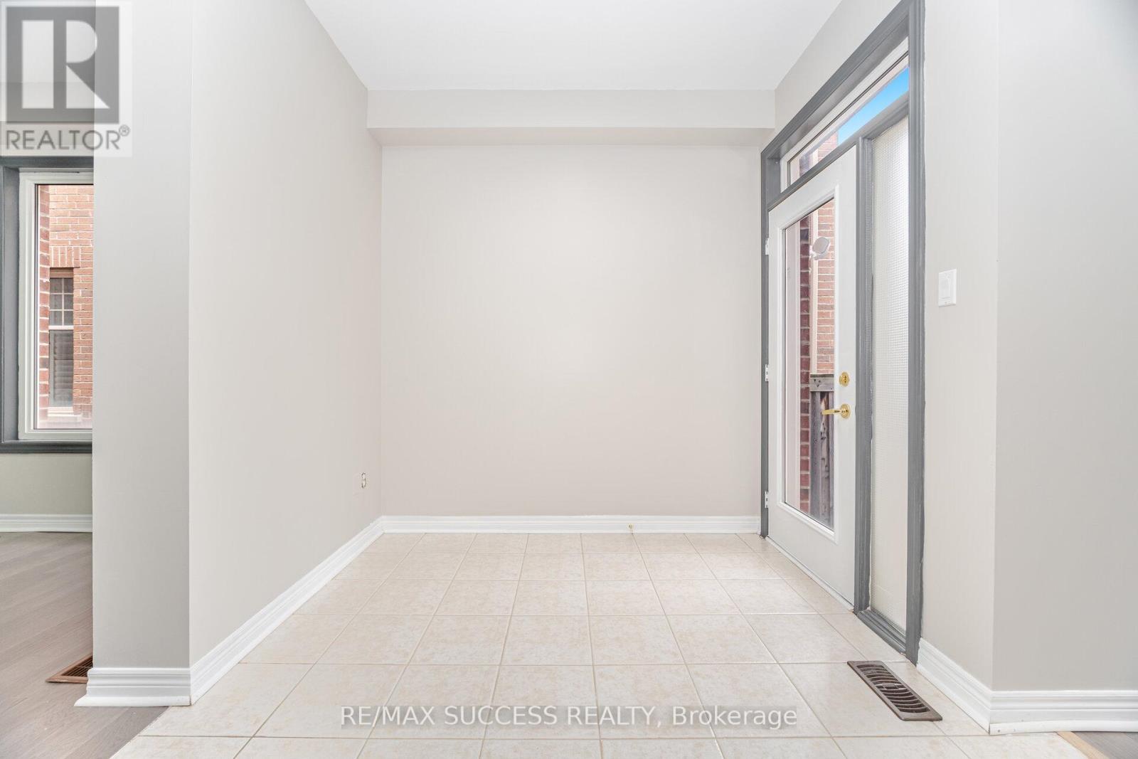 3056 Doyle Street, Mississauga, ON - Indoor Photo Showing Other Room