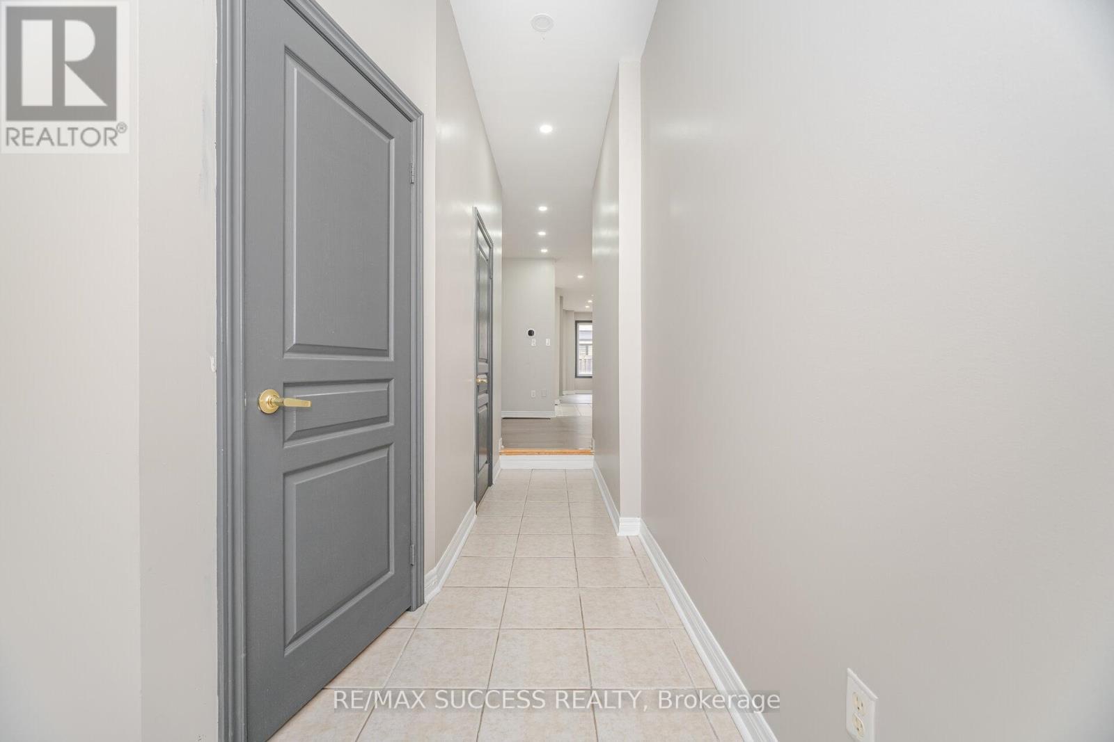 3056 Doyle Street, Mississauga, ON - Indoor