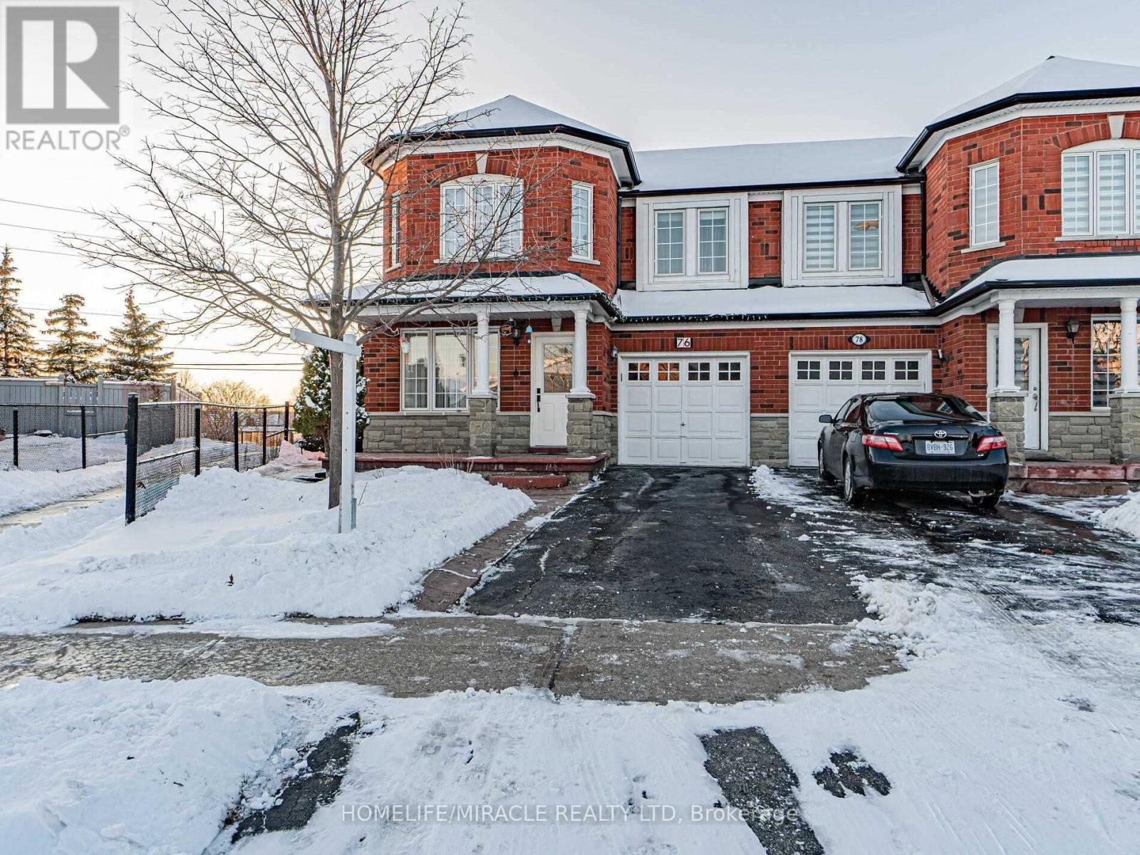 76 Starhill Crescent, Brampton, ON - Outdoor