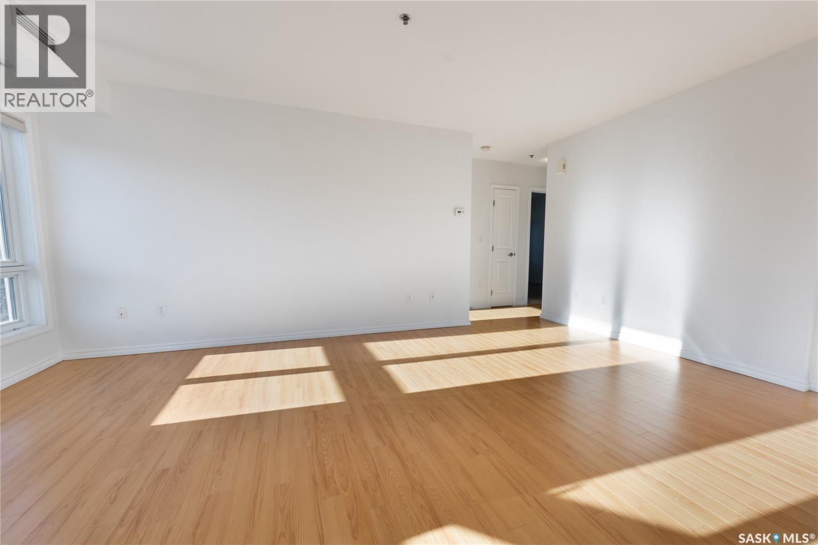 402 902 Spadina Crescent E, Saskatoon, SK - Indoor Photo Showing Other Room