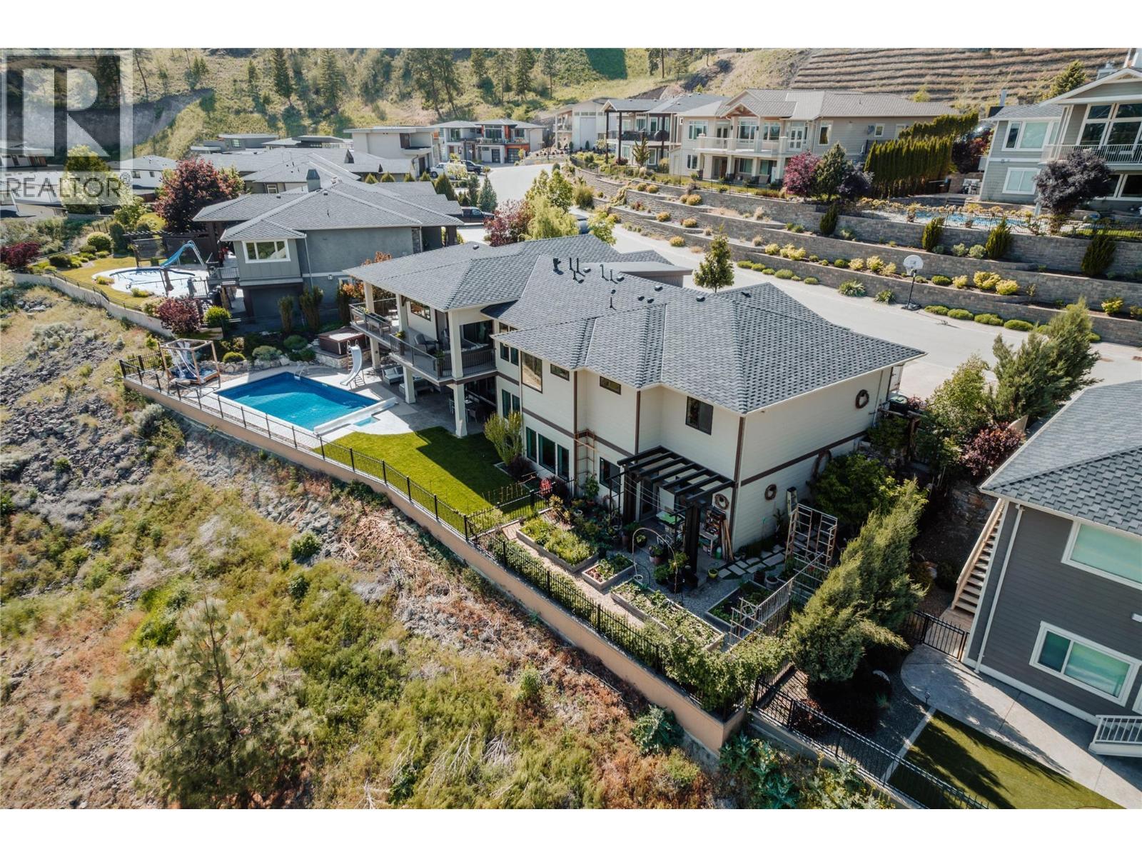 Backyard Paradise - 747 Traditions Crescent, Kelowna, BC - Outdoor
