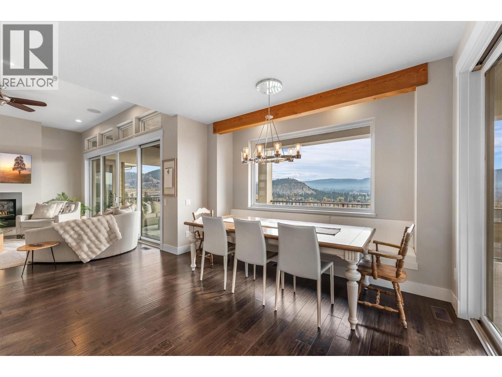 747 Traditions Crescent, Kelowna, BC - Indoor With Fireplace