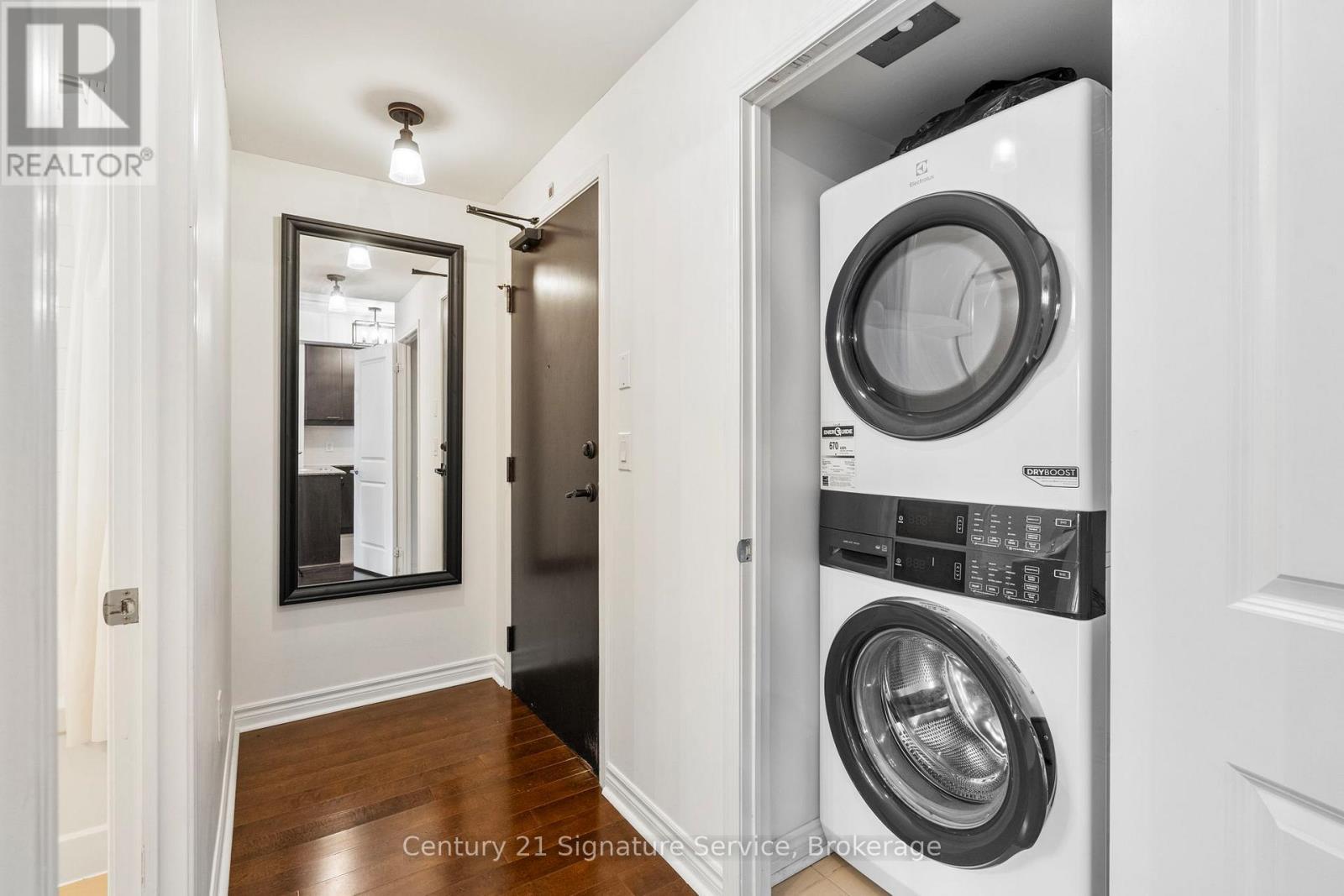 2001 - 385 Prince Of Wales Drive, Mississauga, ON - Indoor Photo Showing Laundry Room