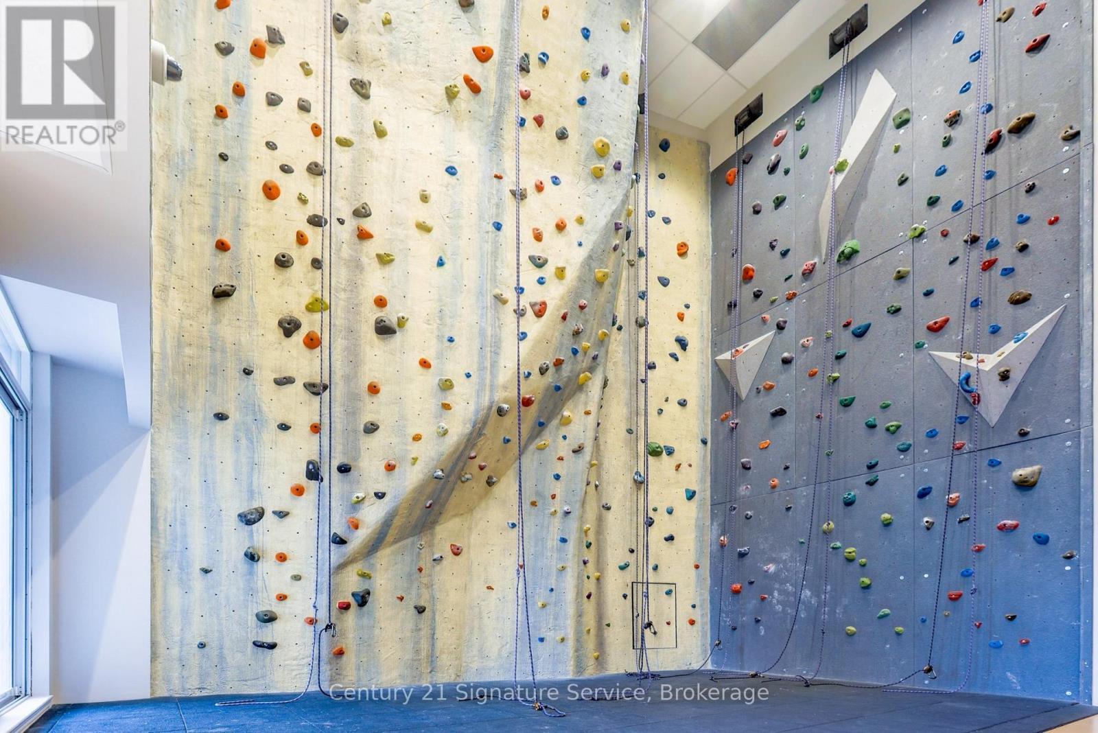 2001 - 385 Prince Of Wales Drive, Mississauga, ON - Indoor Photo Showing Other Room