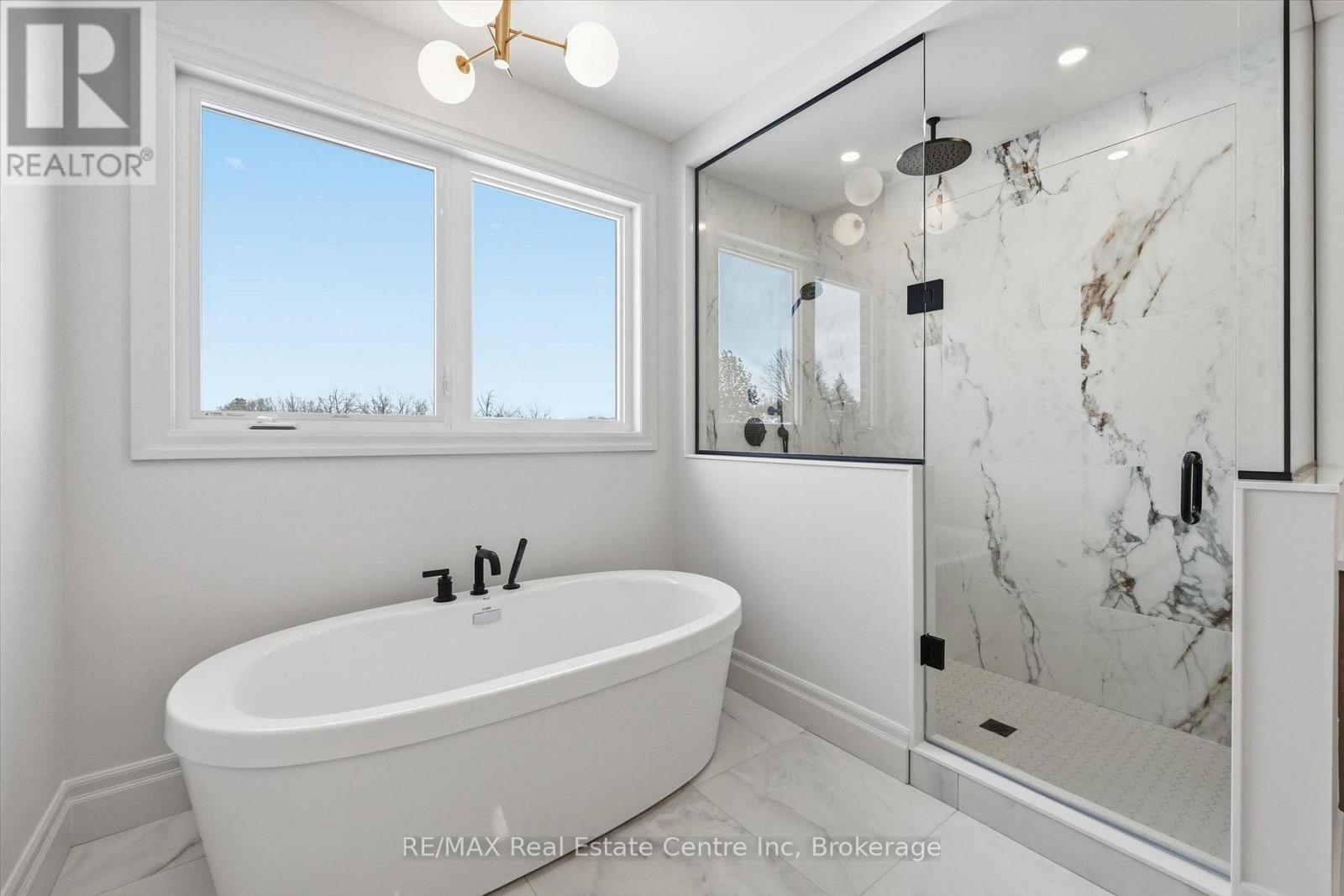 5 Prato Verde Lane, Hamilton (Rockton), ON - Indoor Photo Showing Bathroom