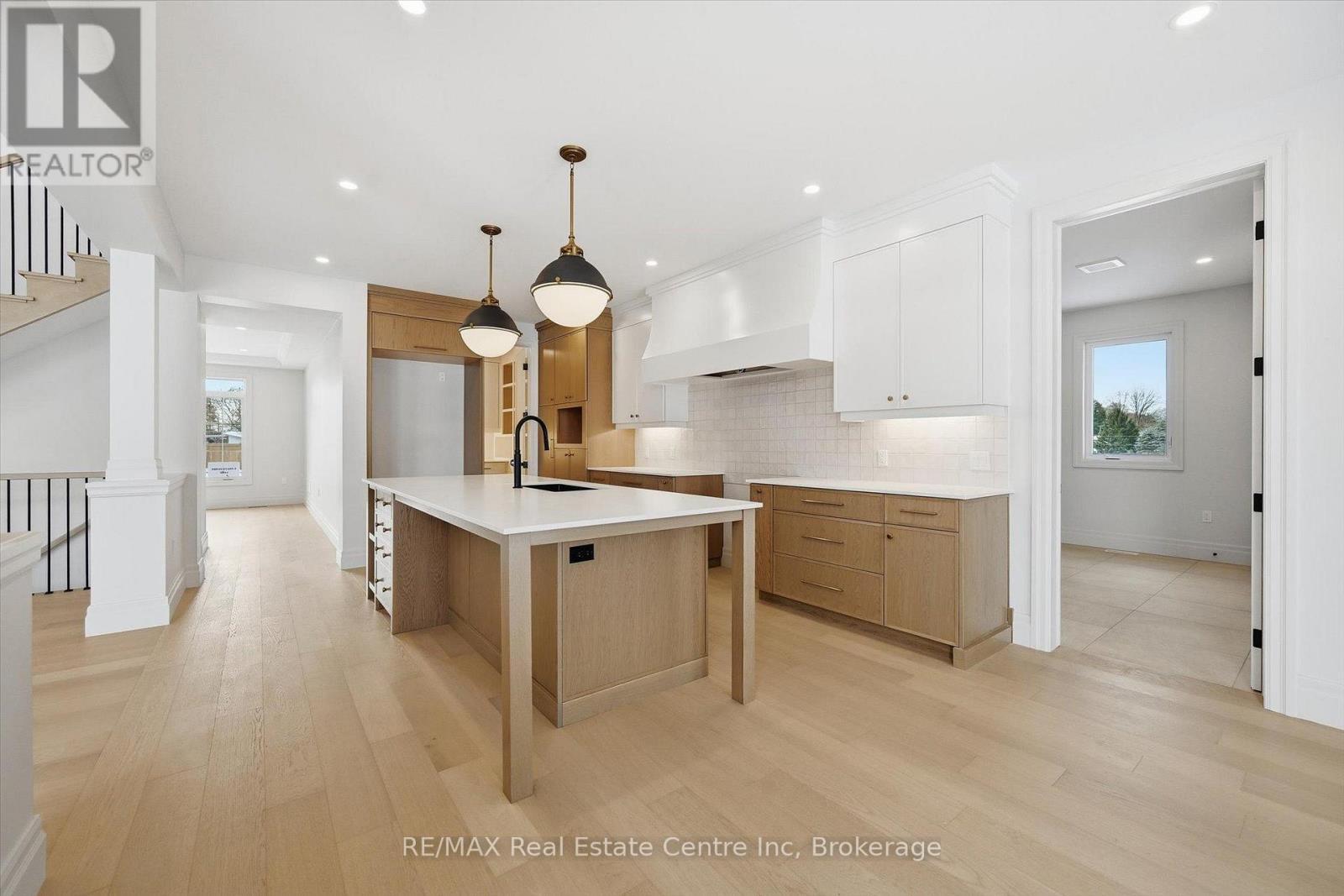 5 Prato Verde Lane, Hamilton (Rockton), ON - Indoor Photo Showing Kitchen With Upgraded Kitchen