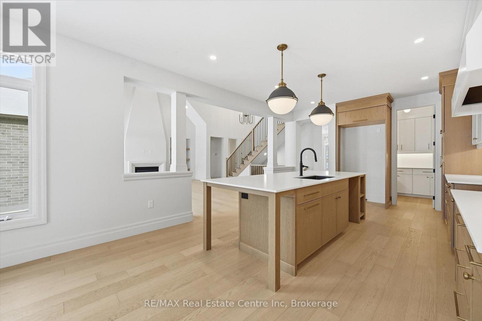 5 Prato Verde Lane, Hamilton (Rockton), ON - Indoor Photo Showing Kitchen