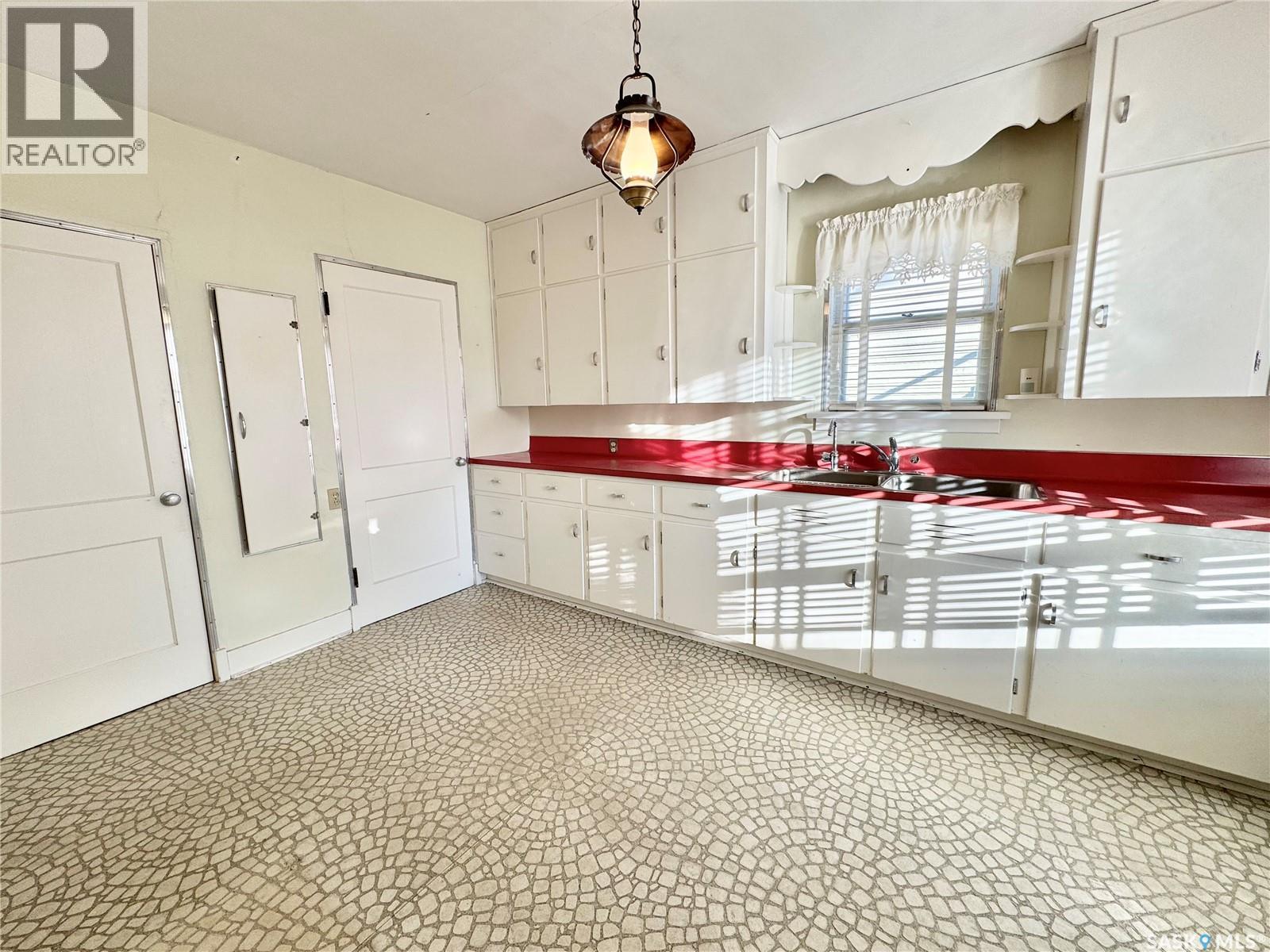 130 21St Street E, Prince Albert, SK - Indoor Photo Showing Other Room