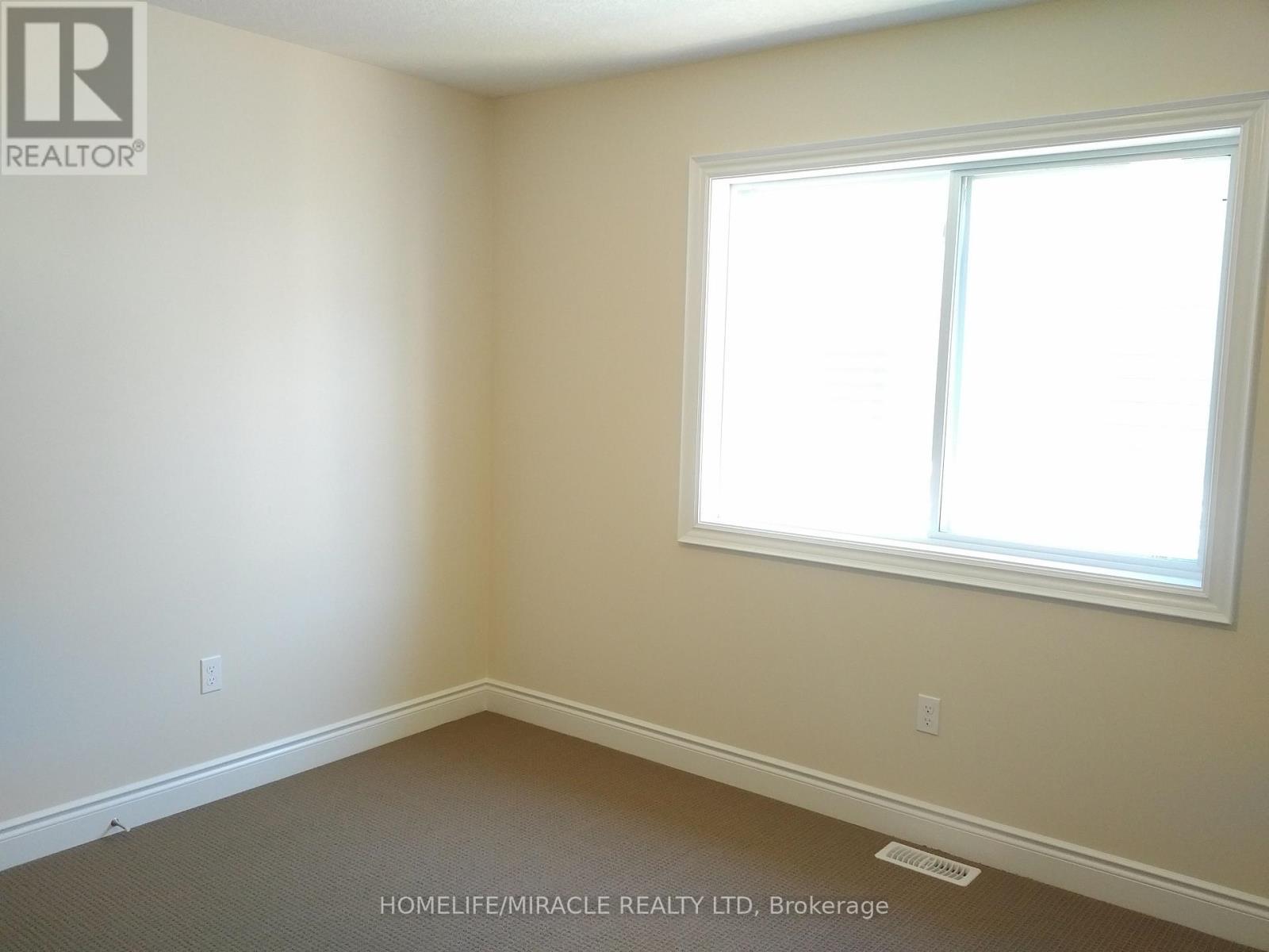 2539 Holbrook Drive, London South, ON - Indoor Photo Showing Other Room