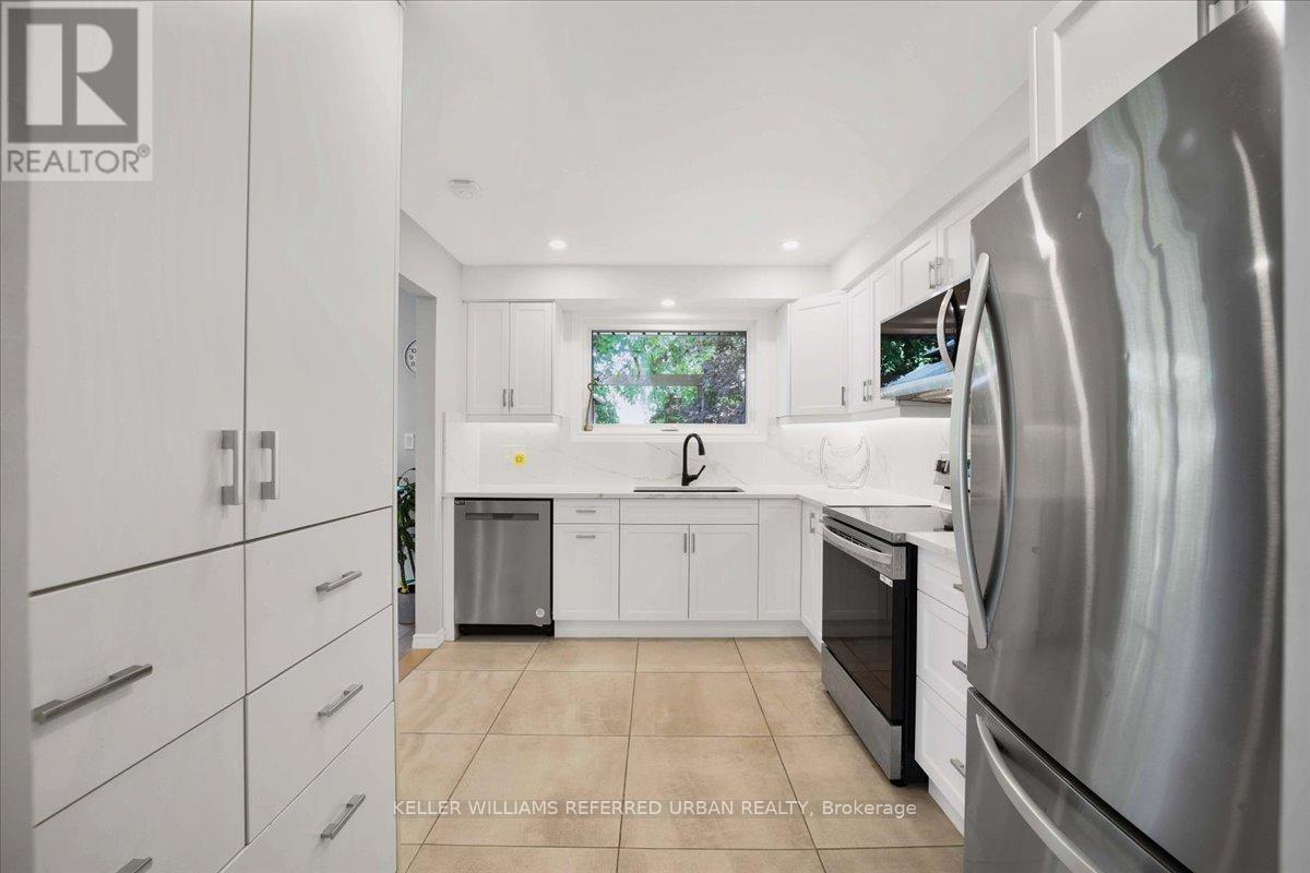 72 Cindy Drive, St. Catharines, ON - Indoor Photo Showing Kitchen With Stainless Steel Kitchen