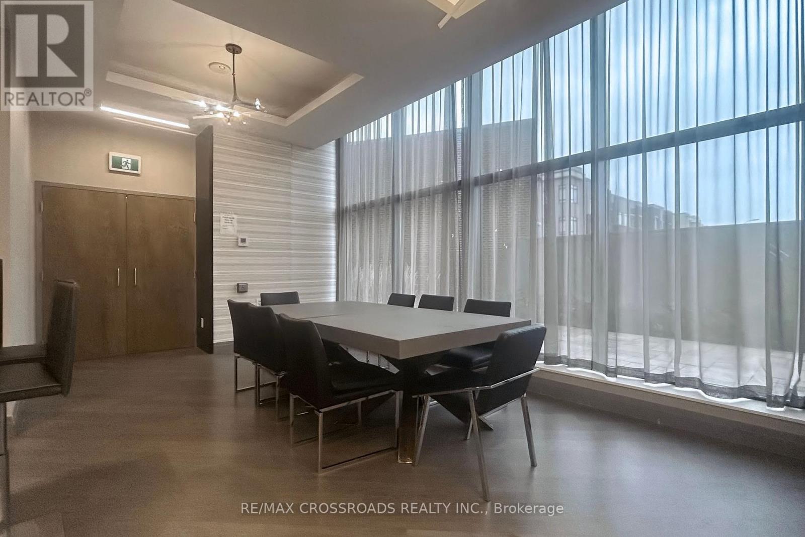 823 - 99 Eagle Rock Way, Vaughan, ON - Indoor Photo Showing Dining Room